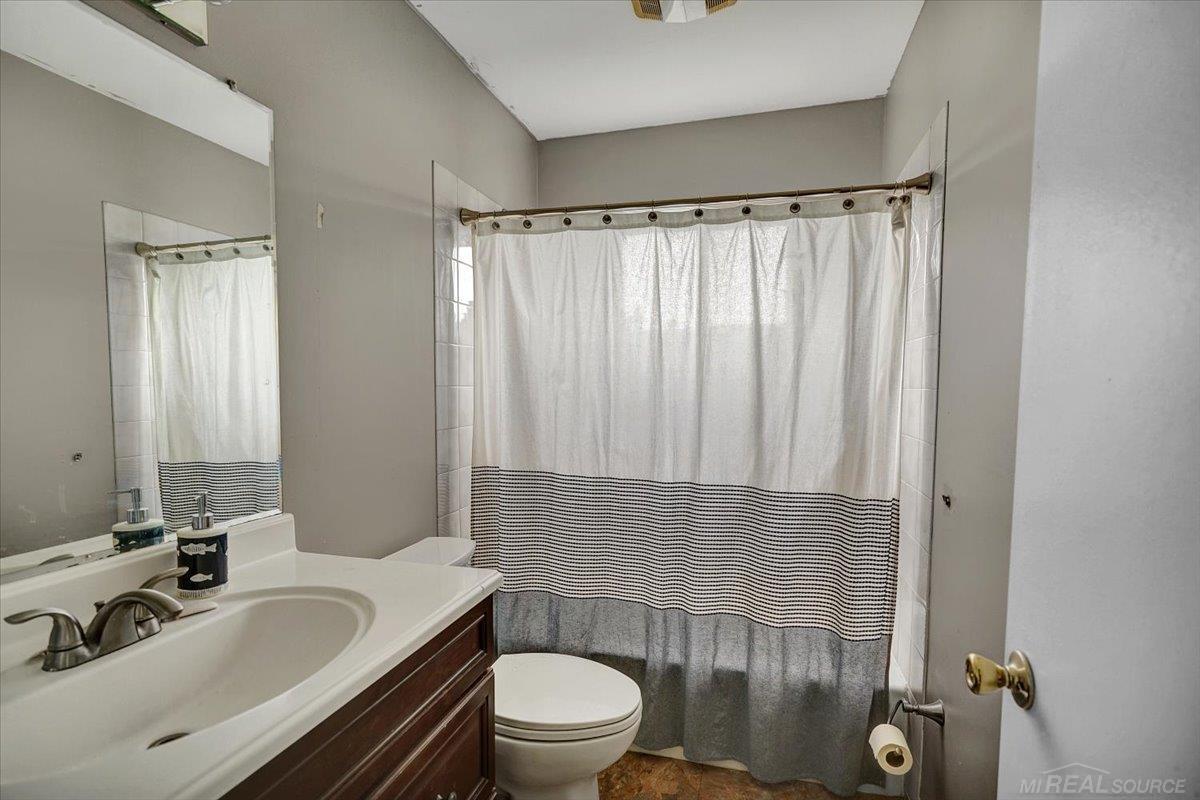 28490 Cotton Road New Baltimore, MI 48047 - Photo 16 of 21 50189435-08f1ea73-ba23-43b8-9e20-a5c401eab3b9.JPG