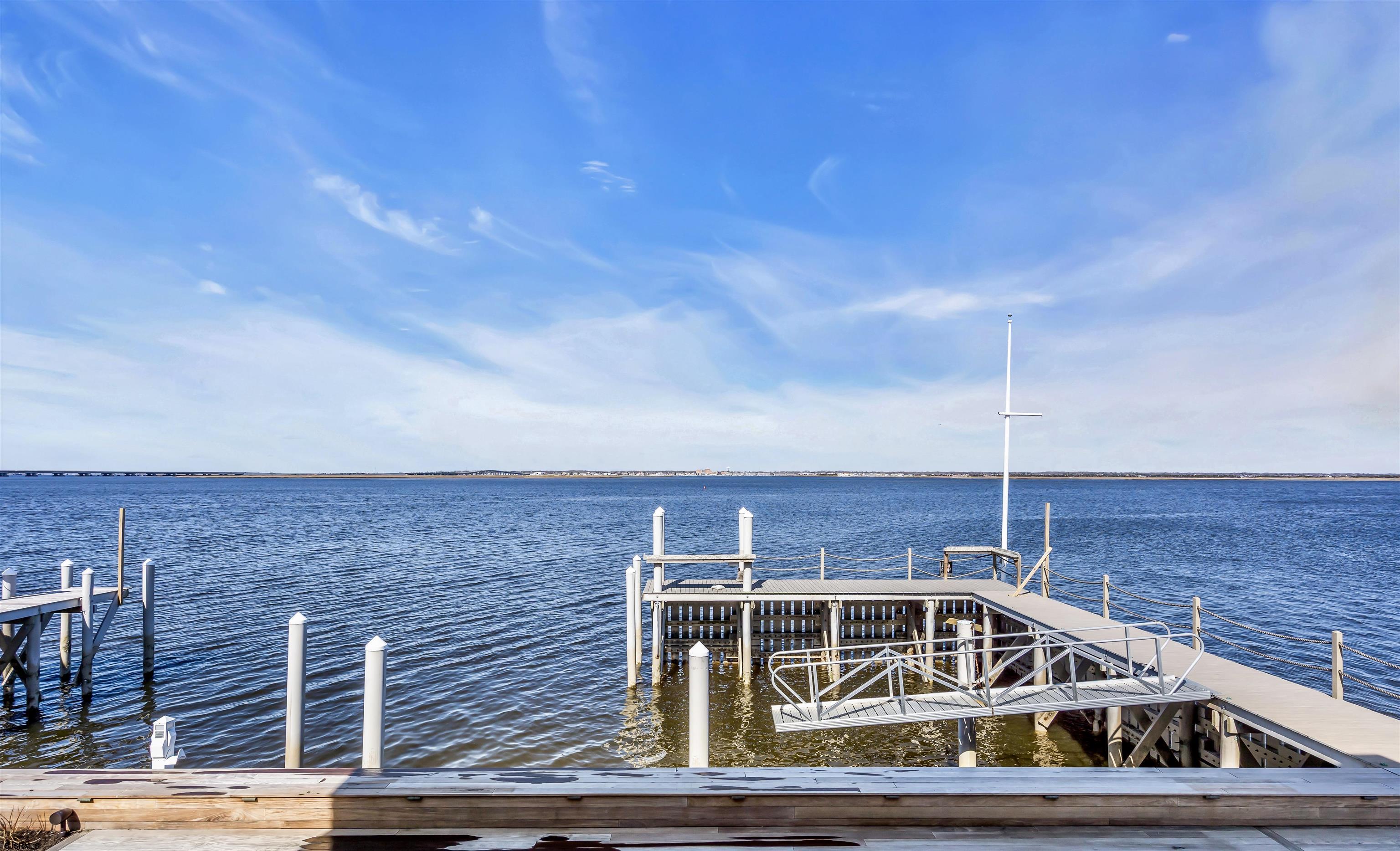 176-80 Bay Road Ocean City, NJ 08226 - Photo 55 of 58 a house view with a sitting space