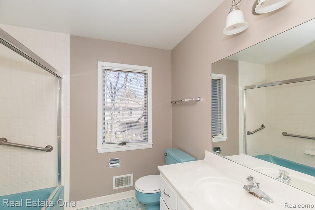 1352 Chestnut Lane Rochester Hills, MI 48309 - Photo 27 of 35