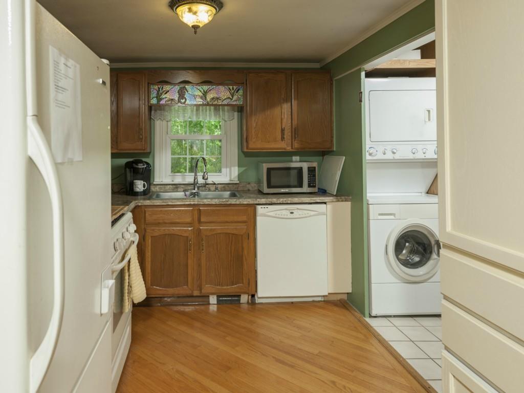 30 Ferncroft Road York, ME 03909 - Photo 8 of 24 This is one floor living at it's best!