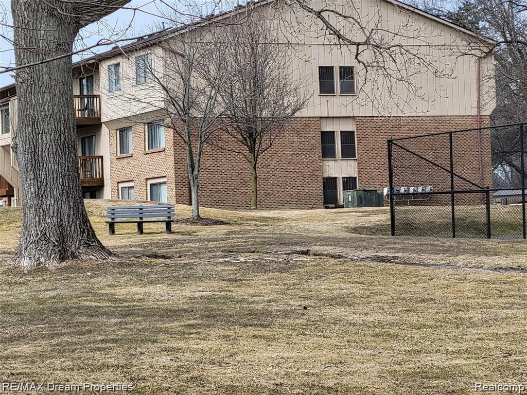30038 West 12 Mile Road, Unit 37 Farmington Hills, MI 48334 - Photo 22 of 28