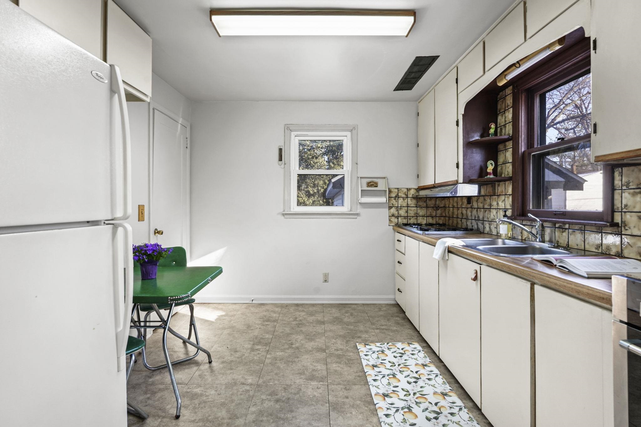 3914 Dennett Drive Madison, WI 53714 - Photo 12 of 39