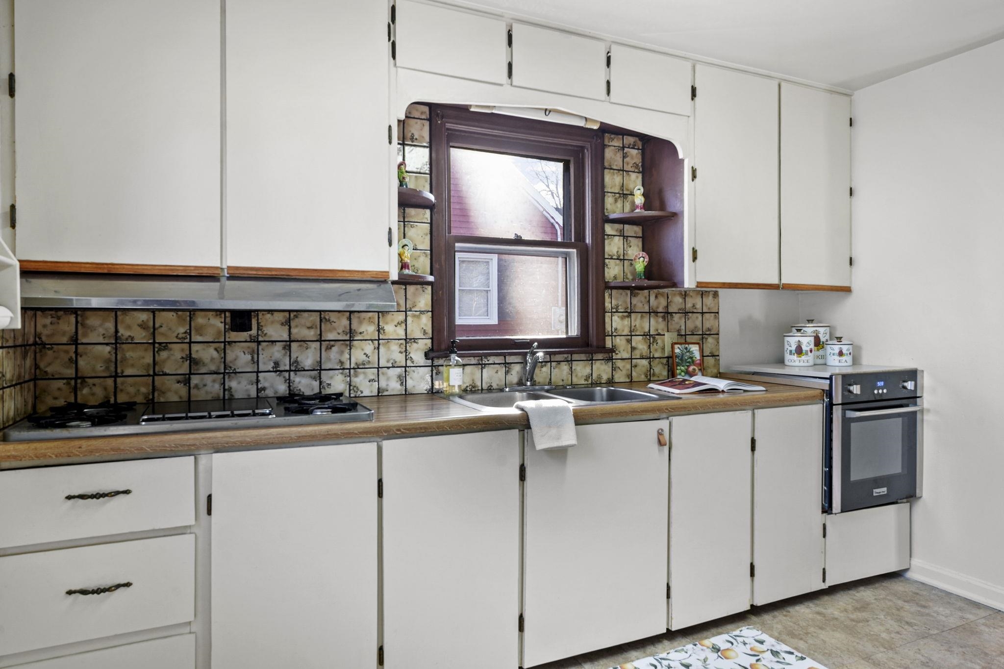 3914 Dennett Drive Madison, WI 53714 - Photo 14 of 39