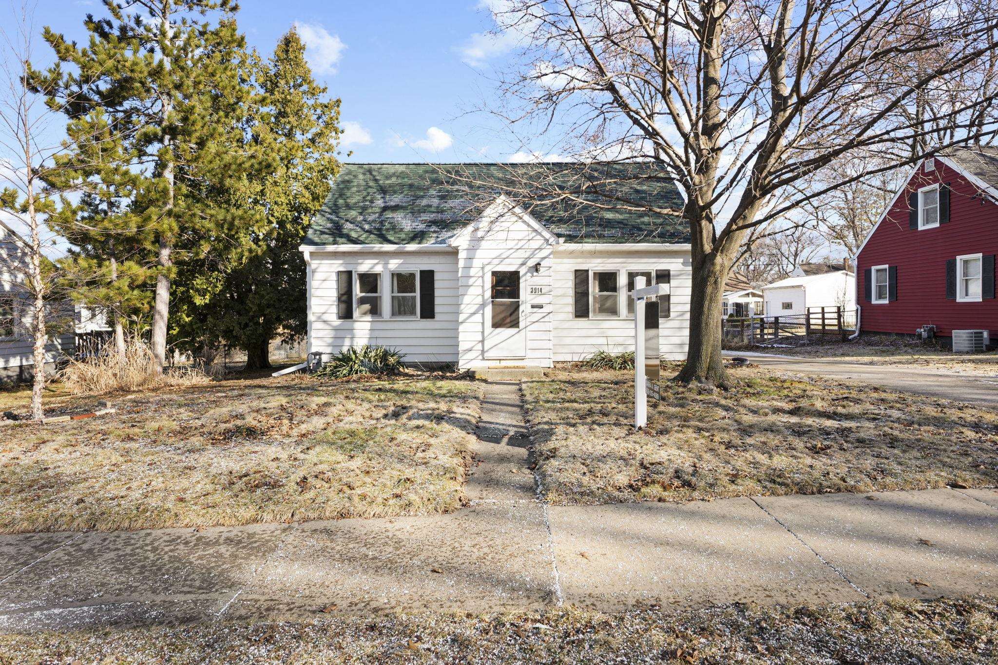 3914 Dennett Drive Madison, WI 53714 - Photo 2 of 39