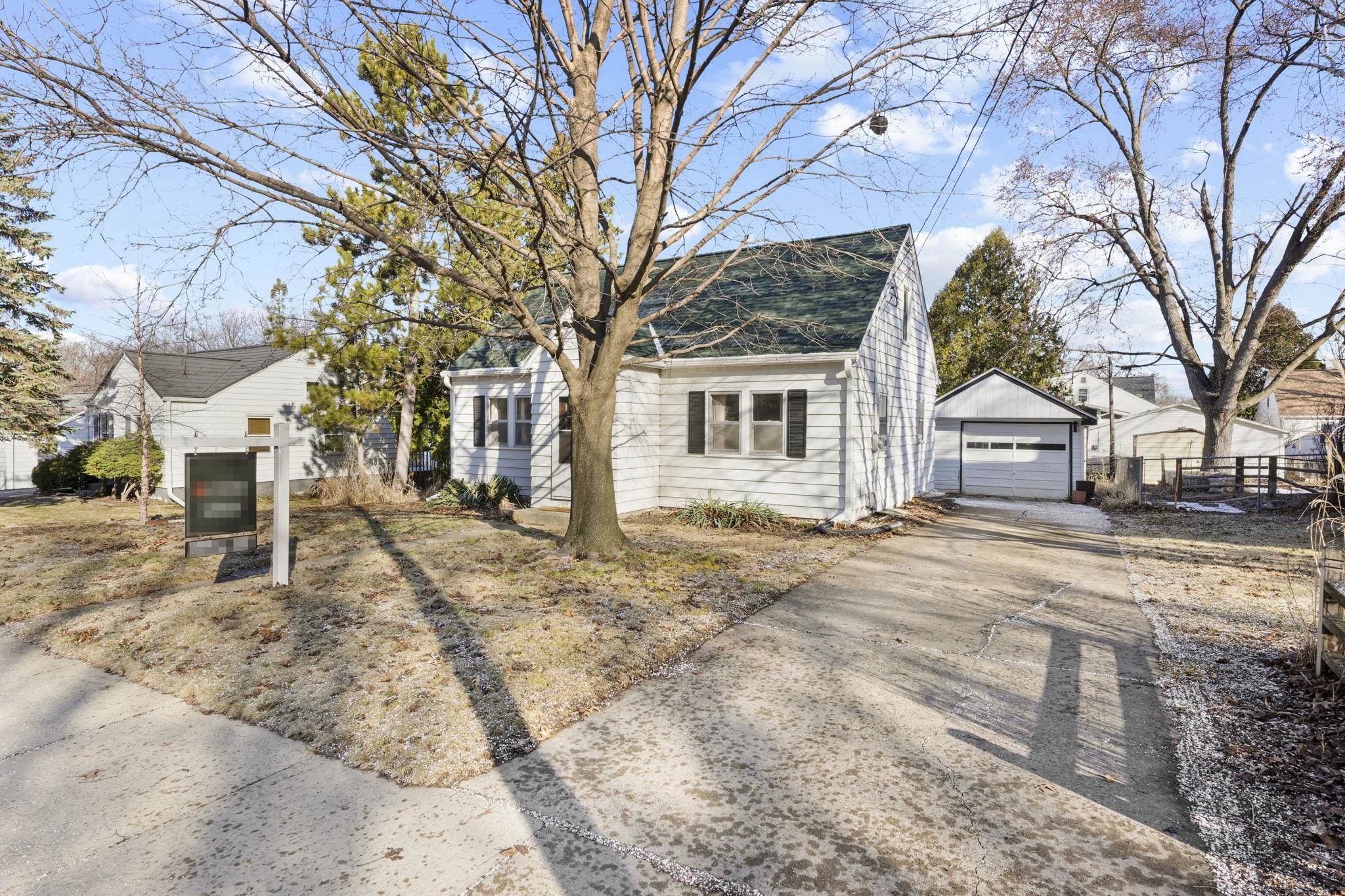 3914 Dennett Drive Madison, WI 53714 - Photo 3 of 39