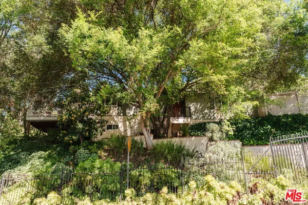 a picture of a bench in front of door