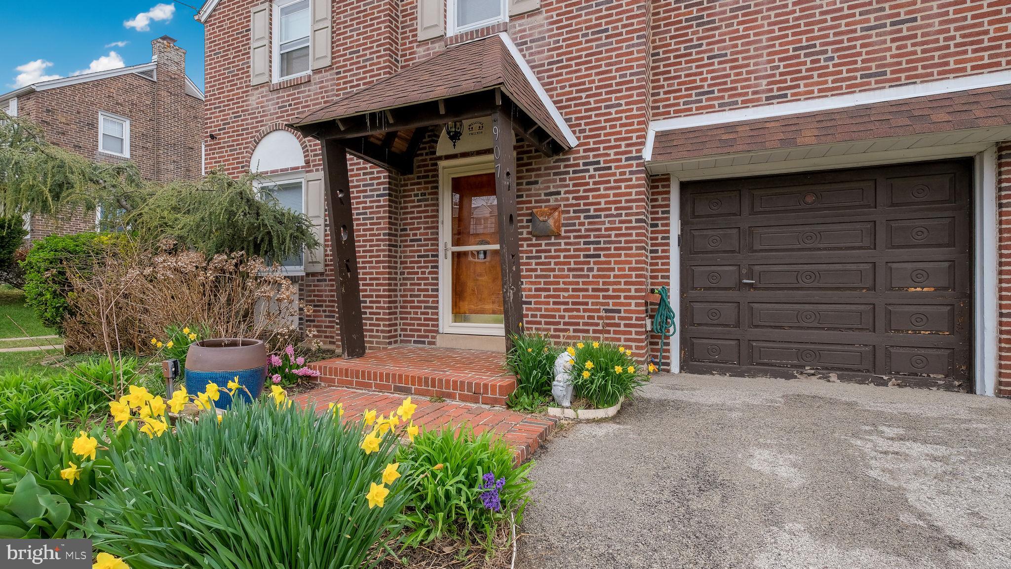 907 Kenwood Road Drexel Hill, PA 19026 - Photo 3 of 29
