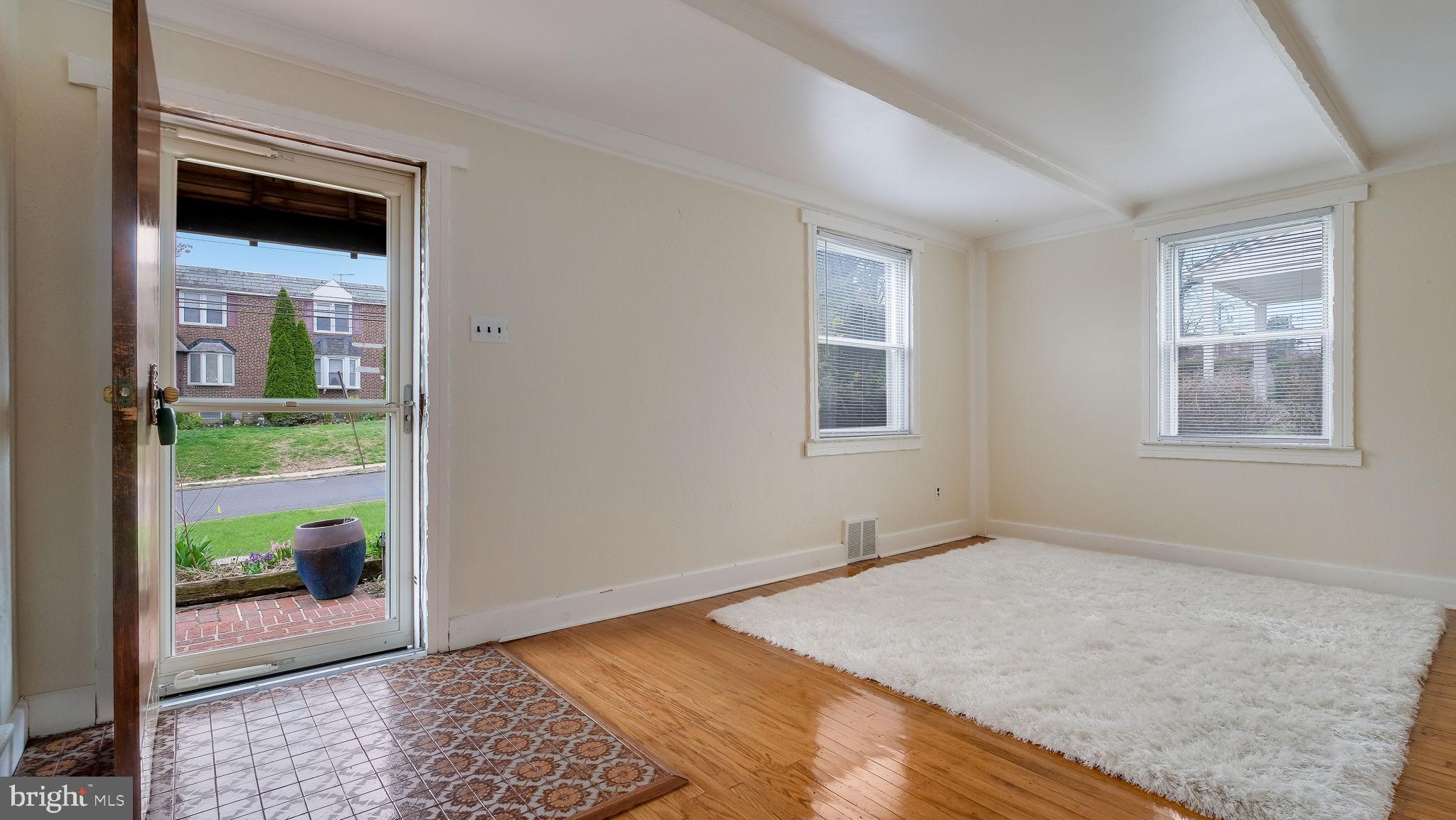 907 Kenwood Road Drexel Hill, PA 19026 - Photo 5 of 29