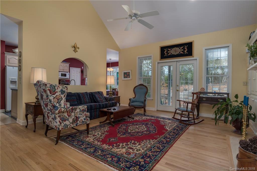194 Caledonia Road Landrum, SC 29356 - Photo 3 of 14