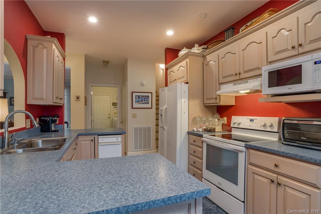 194 Caledonia Road Landrum, SC 29356 - Photo 8 of 14