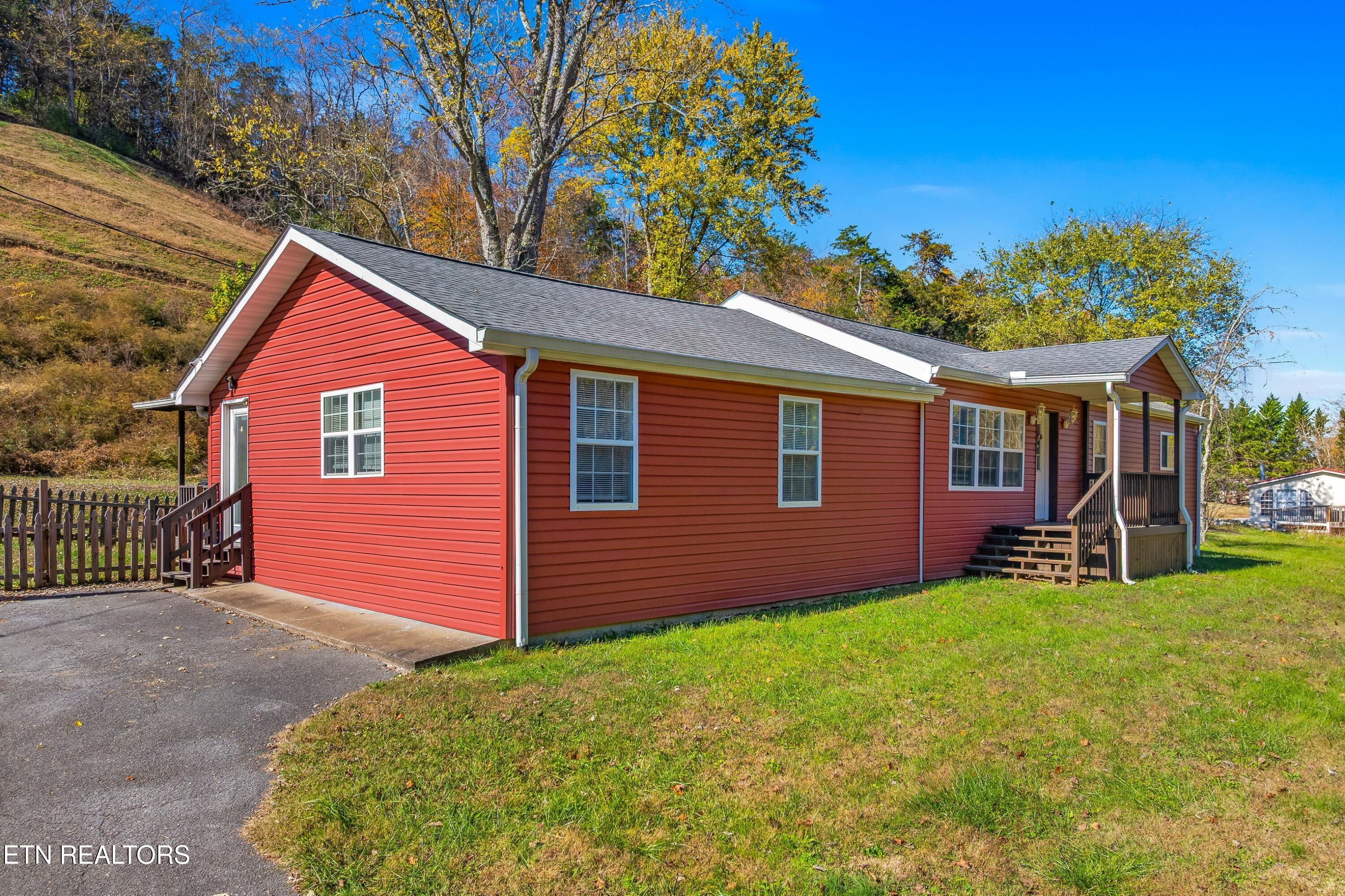 3695 Sims Road Sevierville, TN 37876 - Photo 3 of 35 004-3695SimsRoad-Sevierville-TN-37876-SM