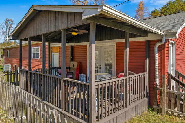 $379,900 | 3695 Sims Road, Sevierville, TN 37876