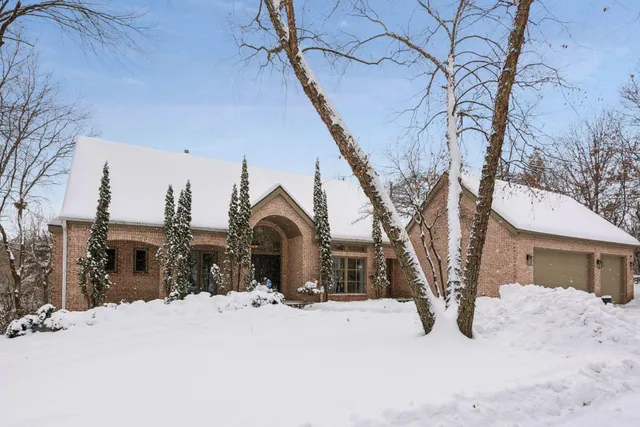 $1,399,500 | 4902 Woodhurst Lane, Minnetonka, MN 55345