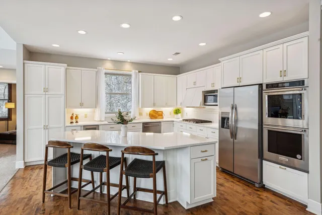 $1,399,500 | 4902 Woodhurst Lane, Minnetonka, MN 55345