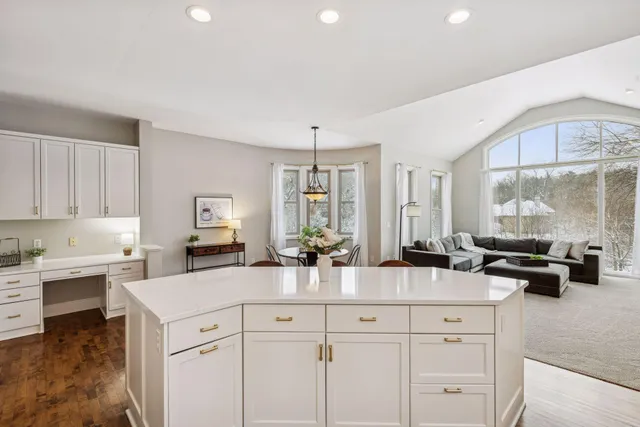 $1,399,500 | 4902 Woodhurst Lane, Minnetonka, MN 55345