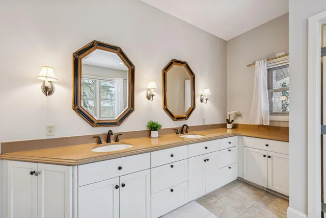 $1,399,500 | 4902 Woodhurst Lane, Minnetonka, MN 55345