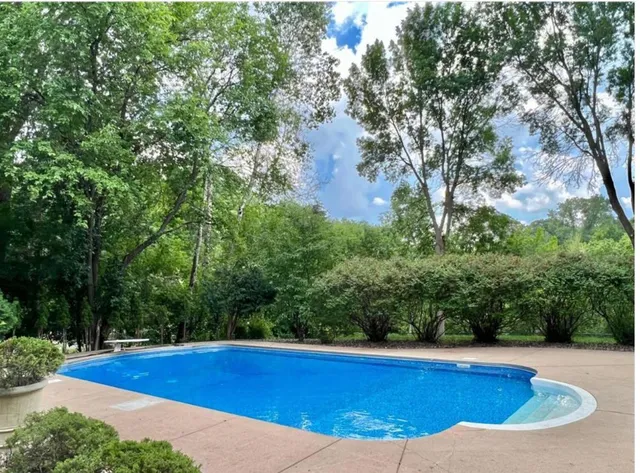 $1,399,500 | 4902 Woodhurst Lane, Minnetonka, MN 55345