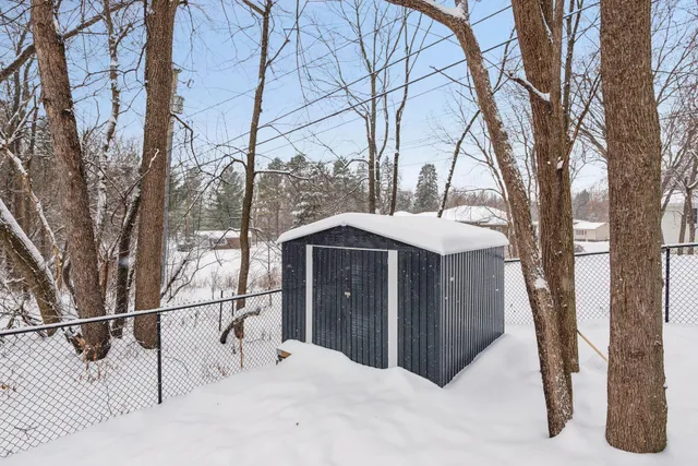 $1,399,500 | 4902 Woodhurst Lane, Minnetonka, MN 55345