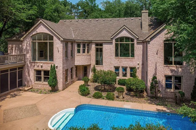$1,399,500 | 4902 Woodhurst Lane, Minnetonka, MN 55345