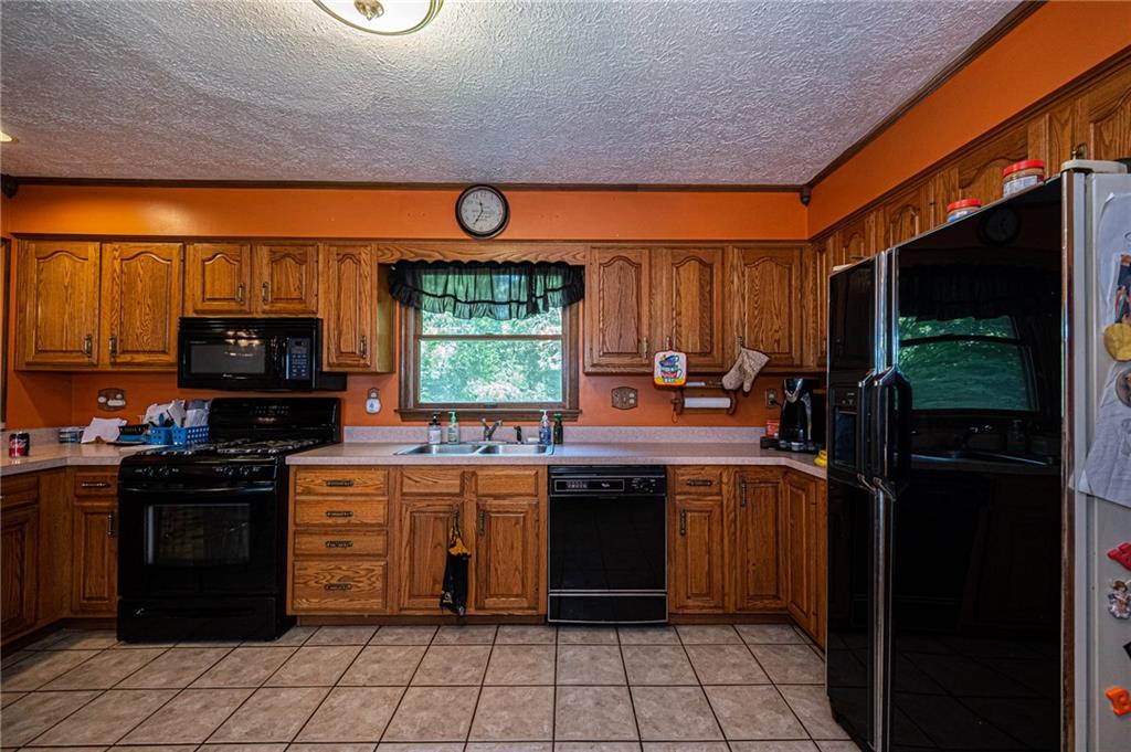 1896 Sohn Road Aliquippa, PA 15001 - Photo 10 of 25 Gallery Image 10