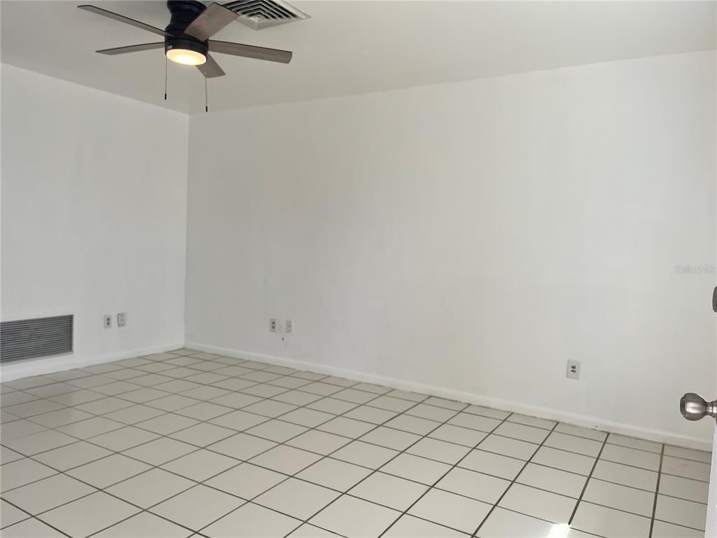 1201 Spalding Road Dunedin, FL 34698 - Photo 4 of 20 Gallery Image 4