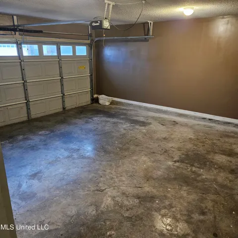 $1,800 | 8349 Regal Bend Drive, Olive Branch, MS 38654