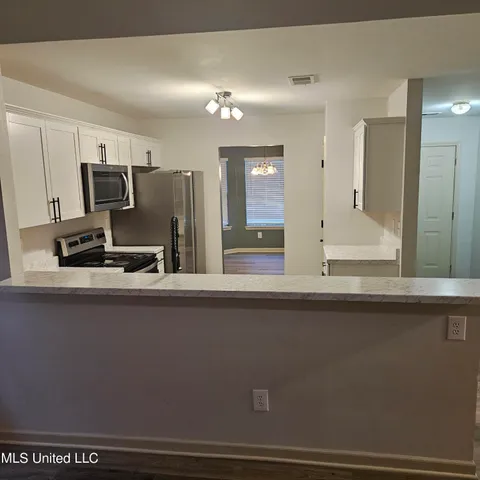 $1,800 | 8349 Regal Bend Drive, Olive Branch, MS 38654