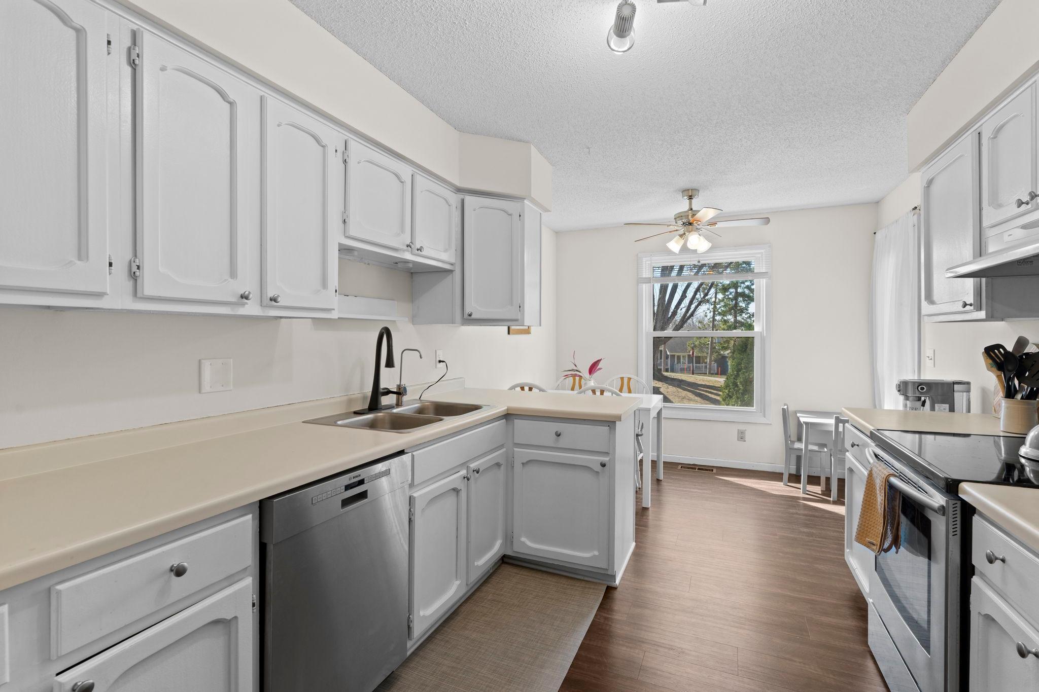 3861 Gold Point, Unit B Eagan, MN 55122 - Photo 15 of 57