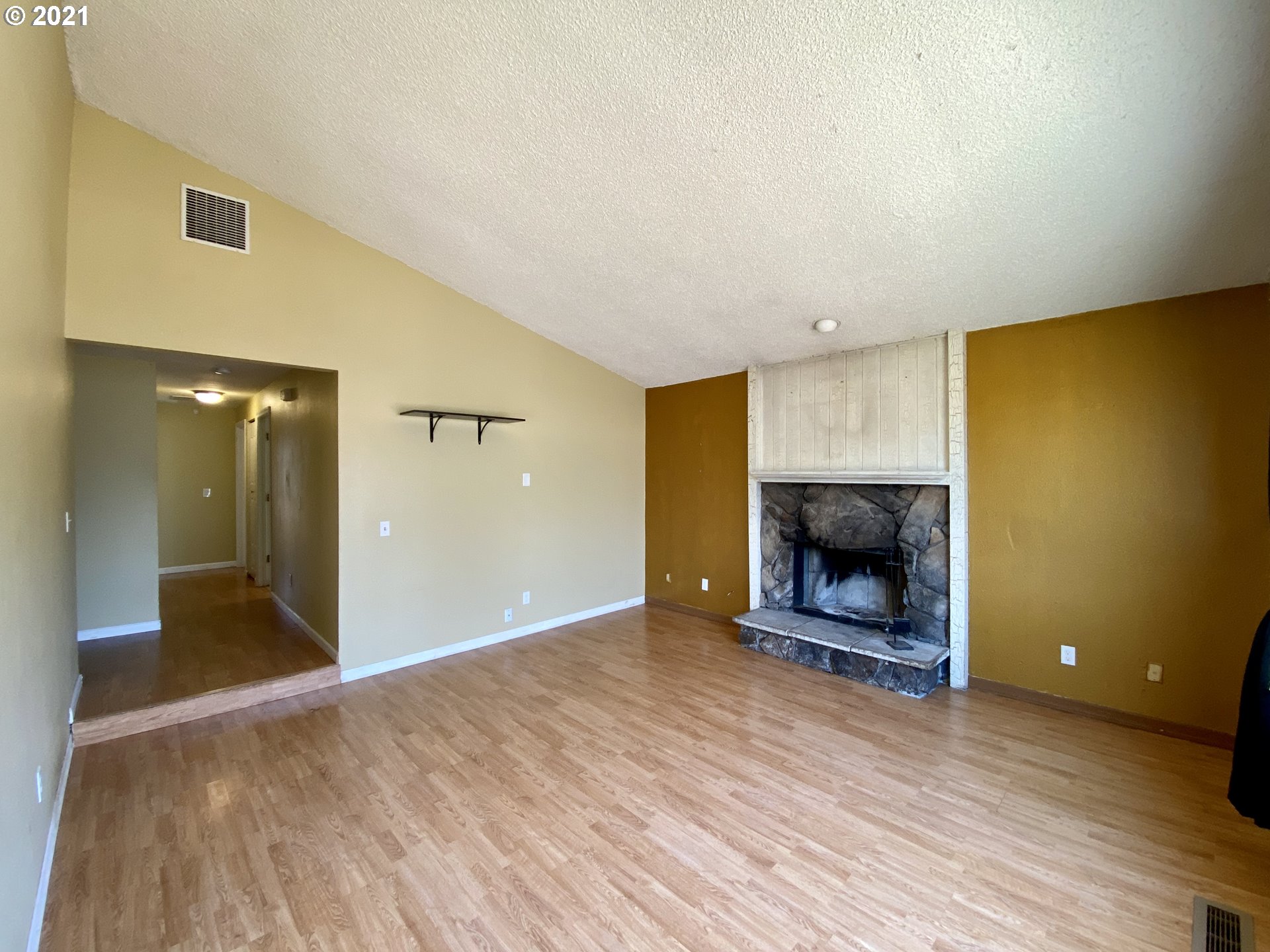 7155 A Street Springfield, OR 97478 - Photo 5 of 23