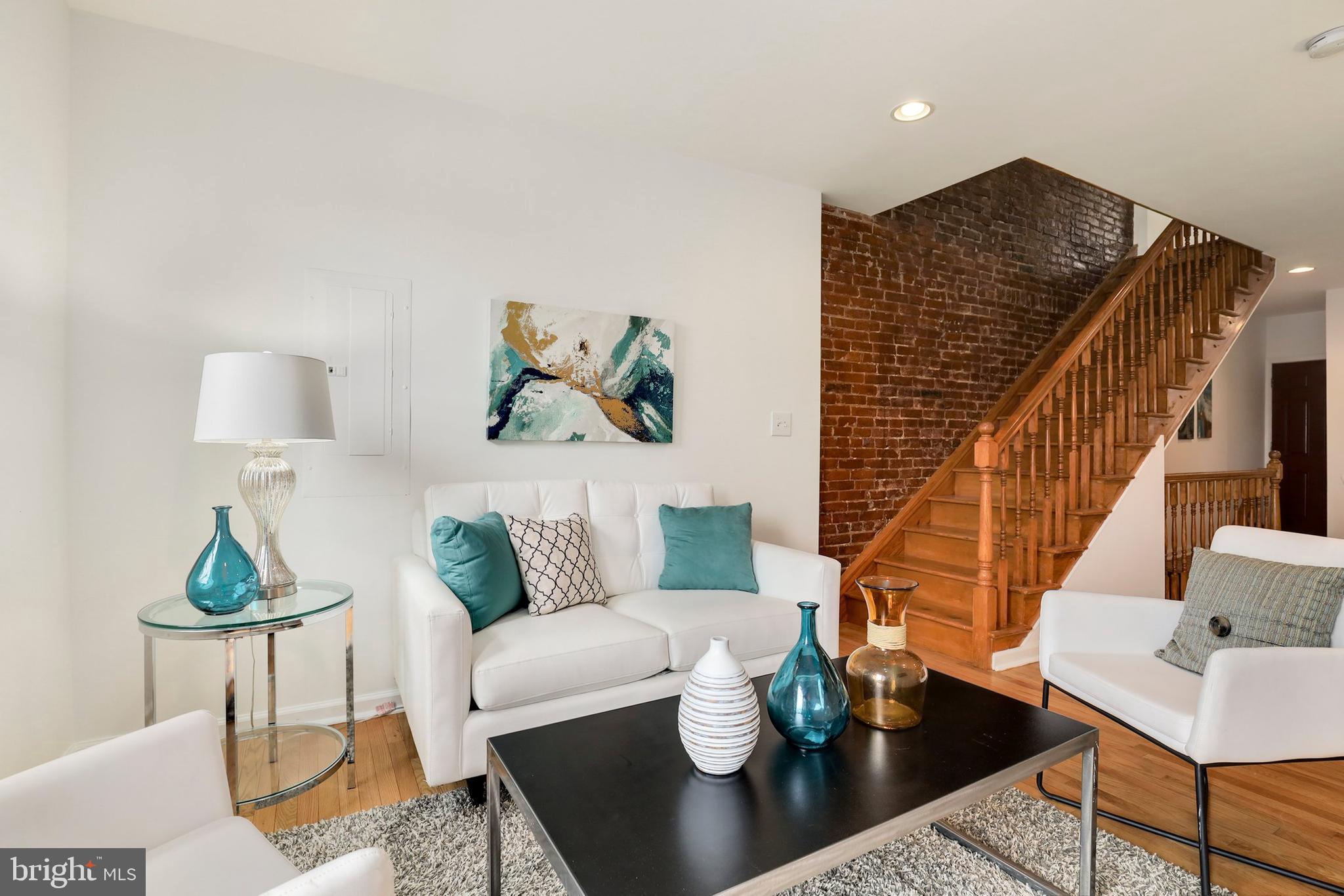 925 Potomac Avenue Southeast Washington, DC 20003 - Photo 2 of 34