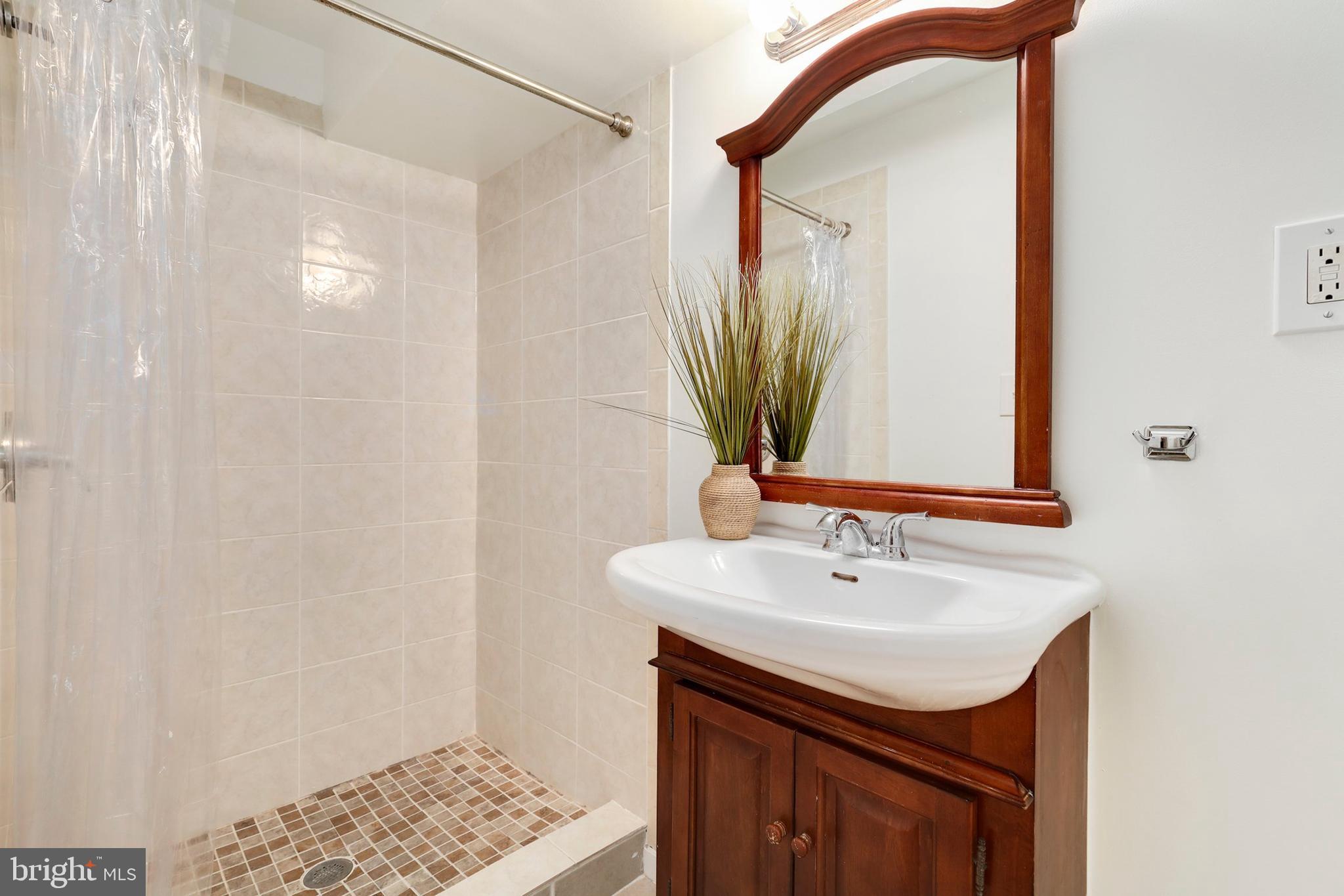 925 Potomac Avenue Southeast Washington, DC 20003 - Photo 25 of 34