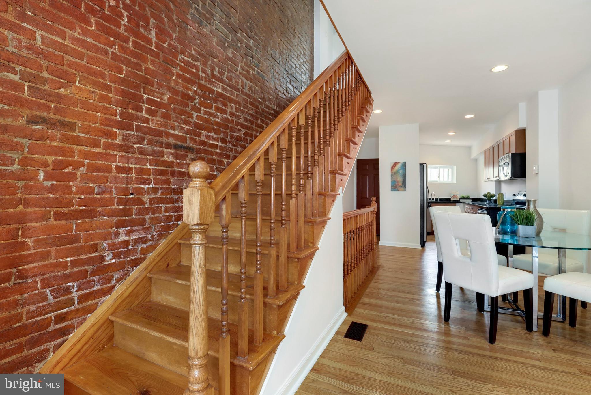 925 Potomac Avenue Southeast Washington, DC 20003 - Photo 5 of 34