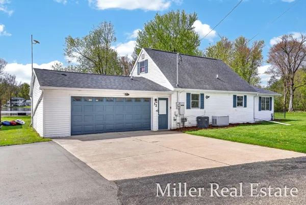 $499,900 | 32 B Drive, Hastings, MI 49058