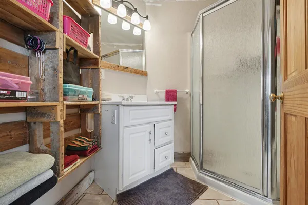 $1 | 53699 Flatbush Road, Three Rivers, MI 49093