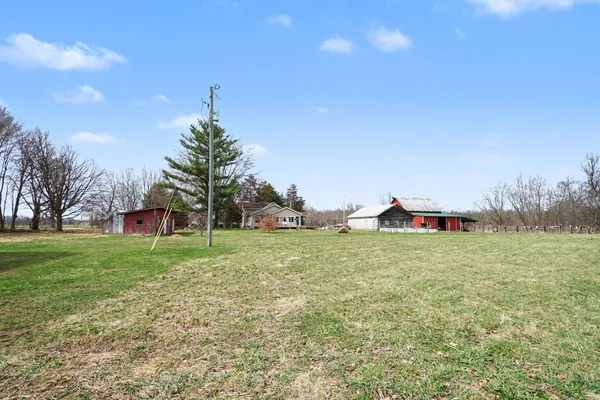 $1 | 53699 Flatbush Road, Three Rivers, MI 49093