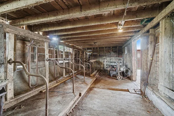 $1 | 53699 Flatbush Road, Three Rivers, MI 49093