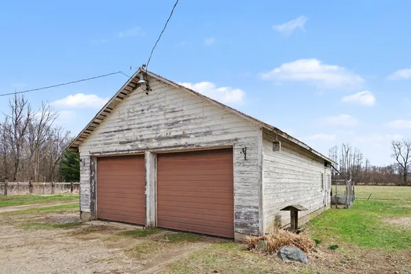 $1 | 53699 Flatbush Road, Three Rivers, MI 49093