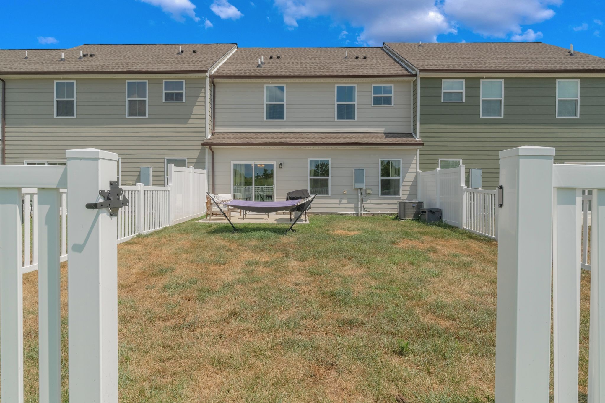 1340 Crescent Ridge Drive Gallatin, TN 37066 - Photo 9 of 10 a backyard of a house