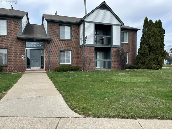 $1,500 | 15222 Ashley Court, Unit 4, Macomb, MI 48044