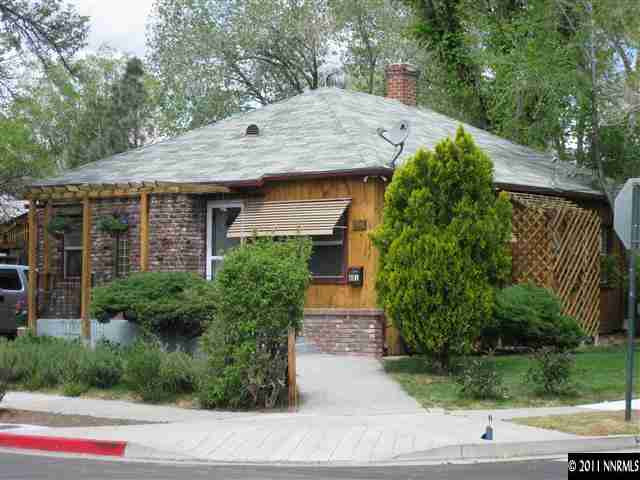601 Imperial Boulevard Reno, NV 89503 - Photo 3 of 13 a view of a house with a yard and plants