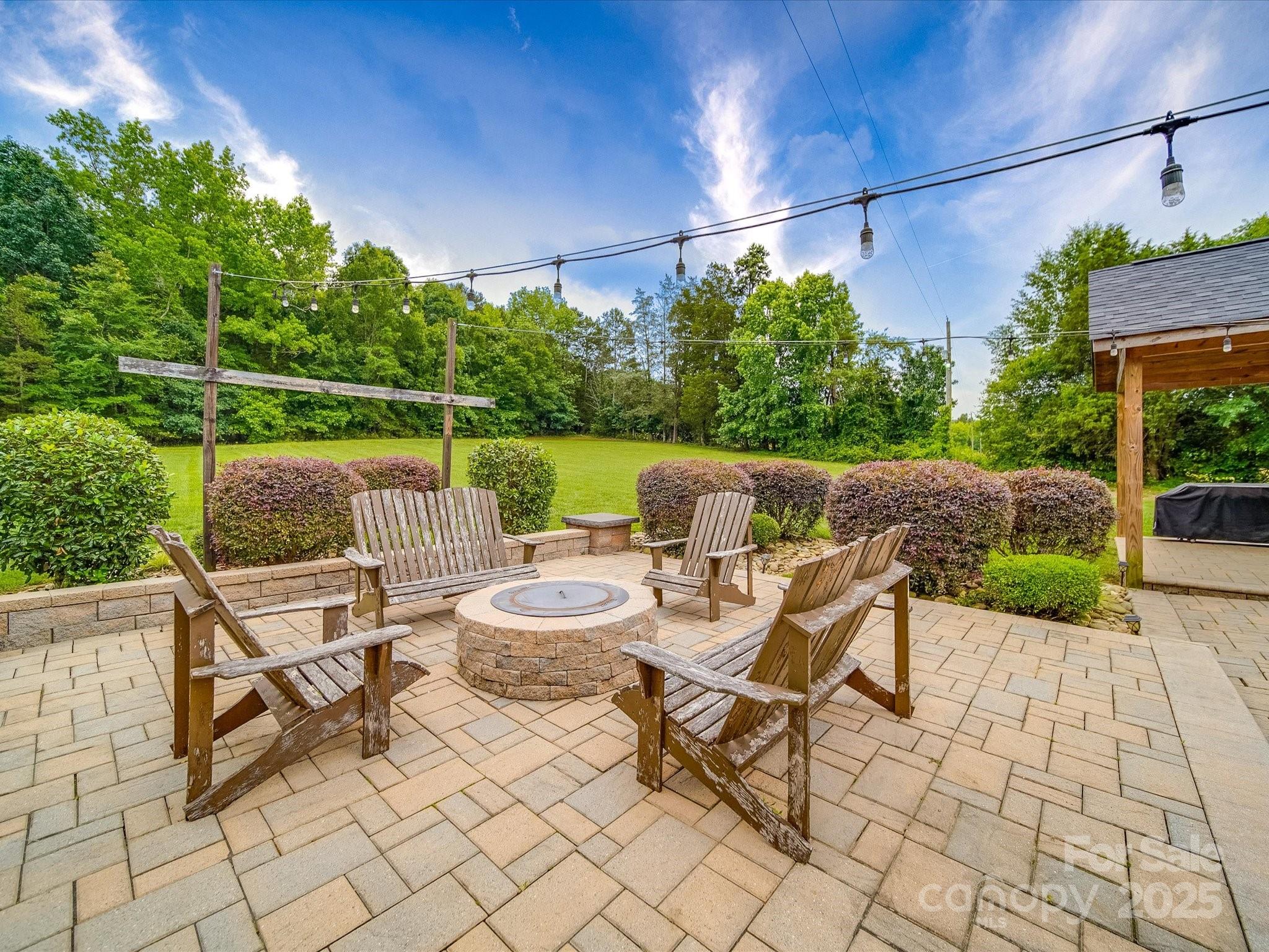 1060 South Lentz Harness Shop Road Mount Pleasant, NC 28124 - Photo 12 of 48 a view of chair and tables