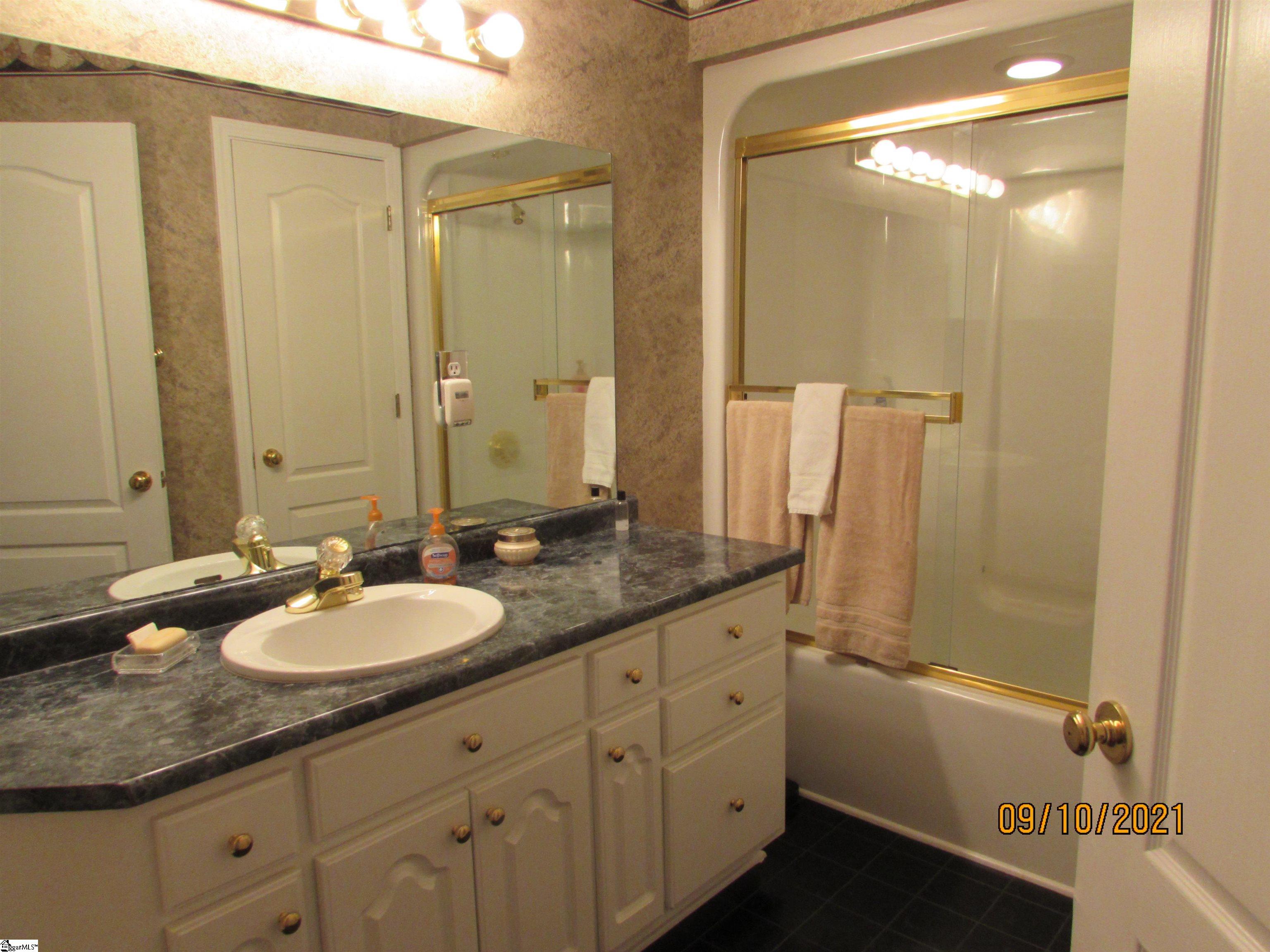437 Meadow Ridge Road Easley, SC 29642 - Photo 14 of 25 Gallery Image 14