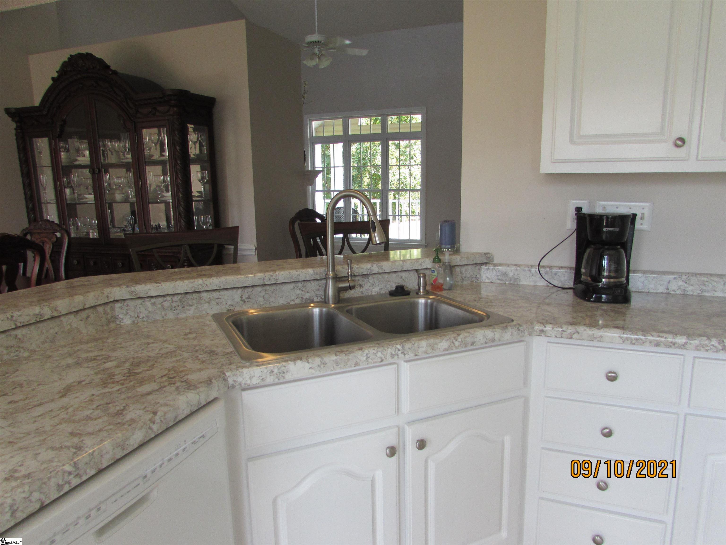 437 Meadow Ridge Road Easley, SC 29642 - Photo 5 of 25 Gallery Image 5