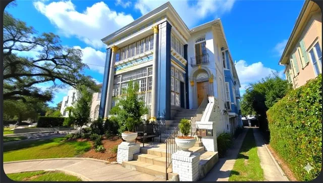 $1,600 | 5341 St Charles Avenue, Unit A, New Orleans, LA 70115