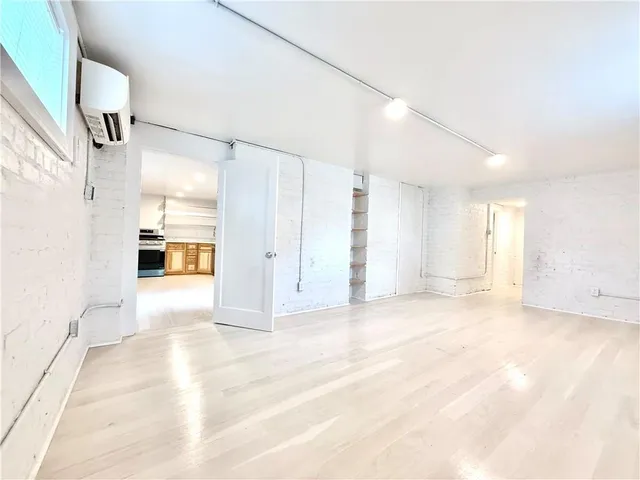 $1,600 | 5341 St Charles Avenue, Unit A, New Orleans, LA 70115