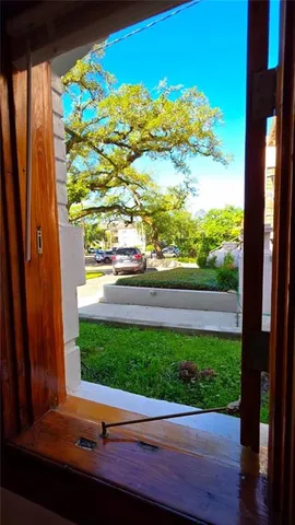 $1,600 | 5341 St Charles Avenue, Unit A, New Orleans, LA 70115