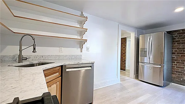 $1,600 | 5341 St Charles Avenue, Unit A, New Orleans, LA 70115