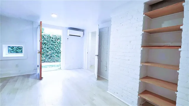 $1,600 | 5341 St Charles Avenue, Unit A, New Orleans, LA 70115