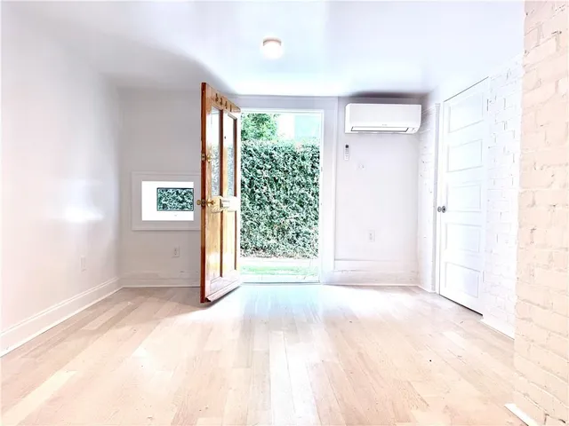 $1,600 | 5341 St Charles Avenue, Unit A, New Orleans, LA 70115