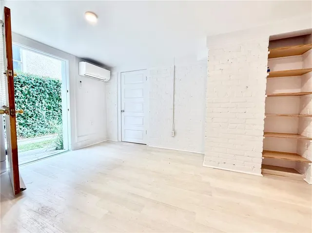 $1,600 | 5341 St Charles Avenue, Unit A, New Orleans, LA 70115